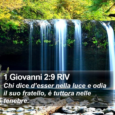 1 Giovanni 2:9 RIV Bible Verse Image