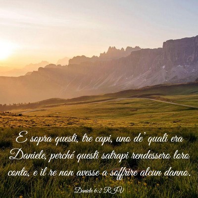 Picture 03 - Daniele 6:2 RIV - E sopra questi, tre capi, uno de’ quali era - Bible Verse Picture