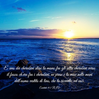 Picture 03 - Ezechiele 10:7 RIV - E uno dei cherubini stese la mano fra gli altri - Bible Verse Picture