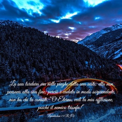 Picture 03 - Lamentazioni 1:9 RIV - La sua lordura era nelle pieghe della sua veste; - Bible Verse Picture