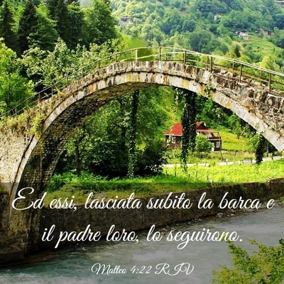Picture 03 - Matteo 4:22 RIV - Ed essi, lasciata subito la barca e il padre - Bible Verse Picture